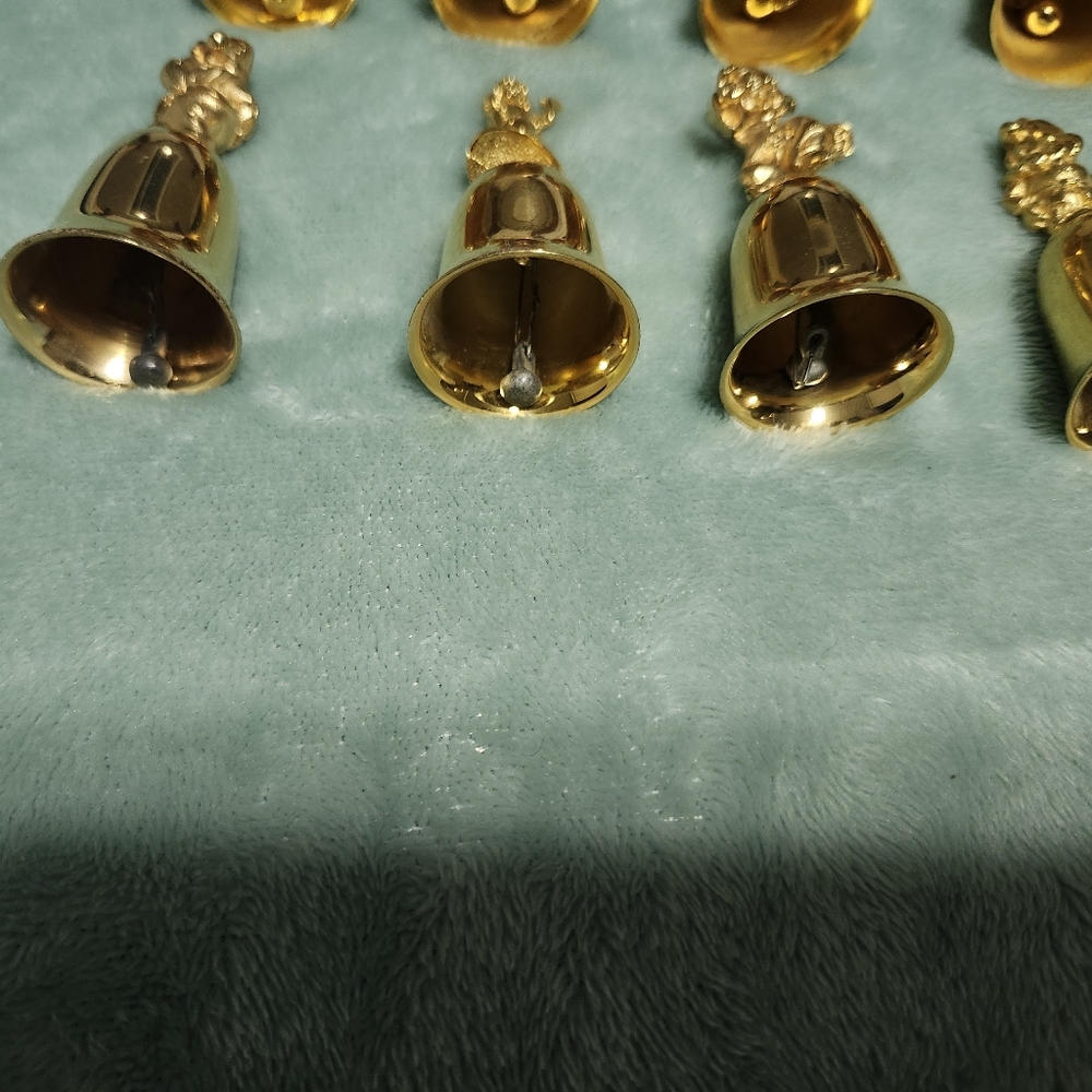 Disneys Set of 12 Gold Plated  Snow White And Seven Dwarfs Bells - Picture 12 of 12